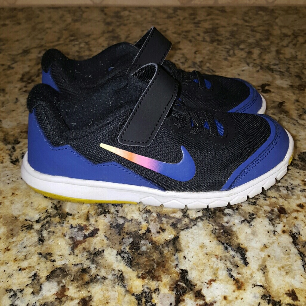 Toddler nike shoes